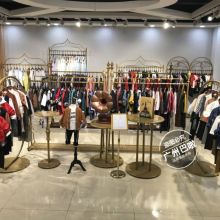 廣州巴啦服飾有限責任公司 專業(yè)服裝批發(fā)供應，時尚潮流一手掌握